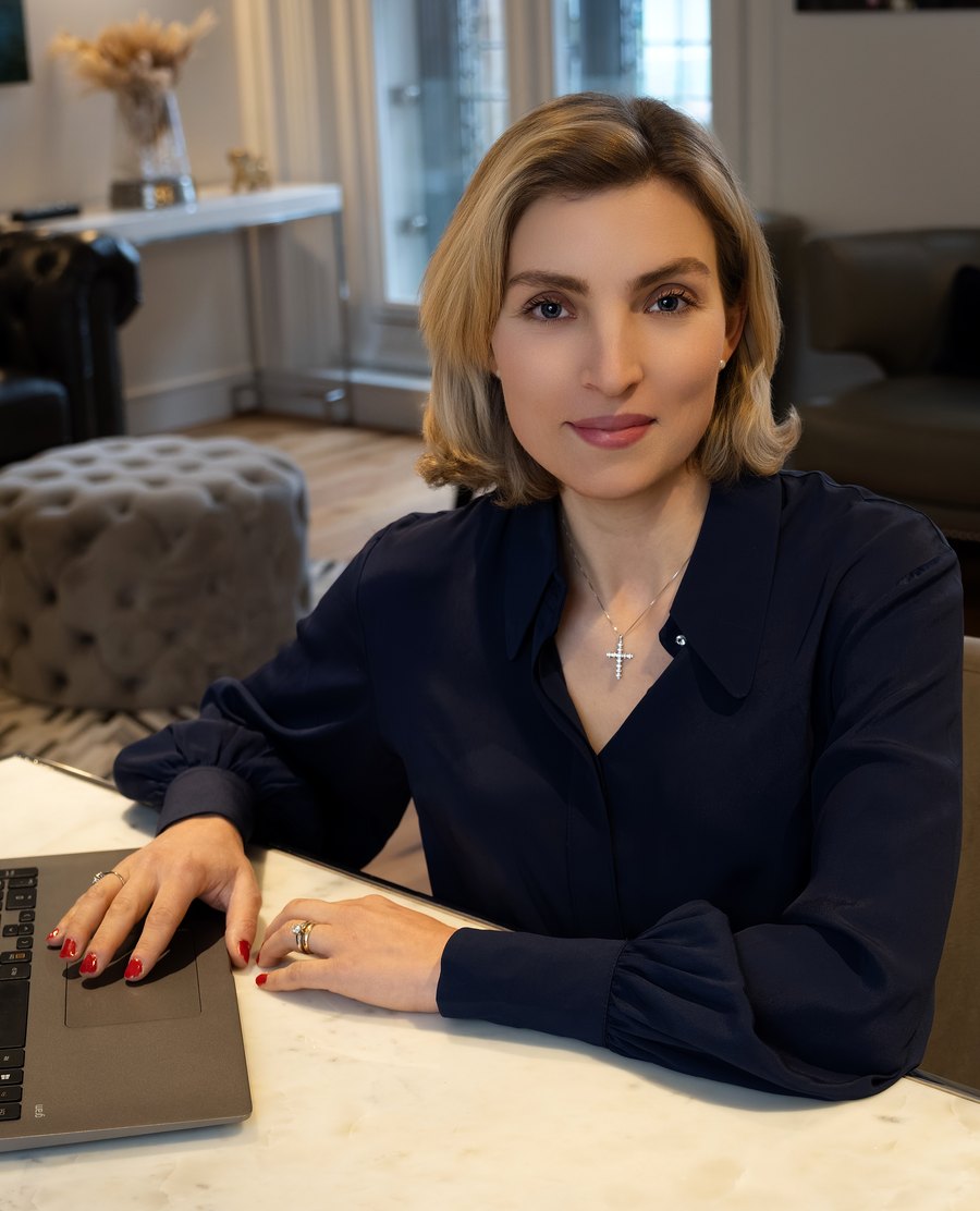 Lara teaching Italian online — Italian by Lara